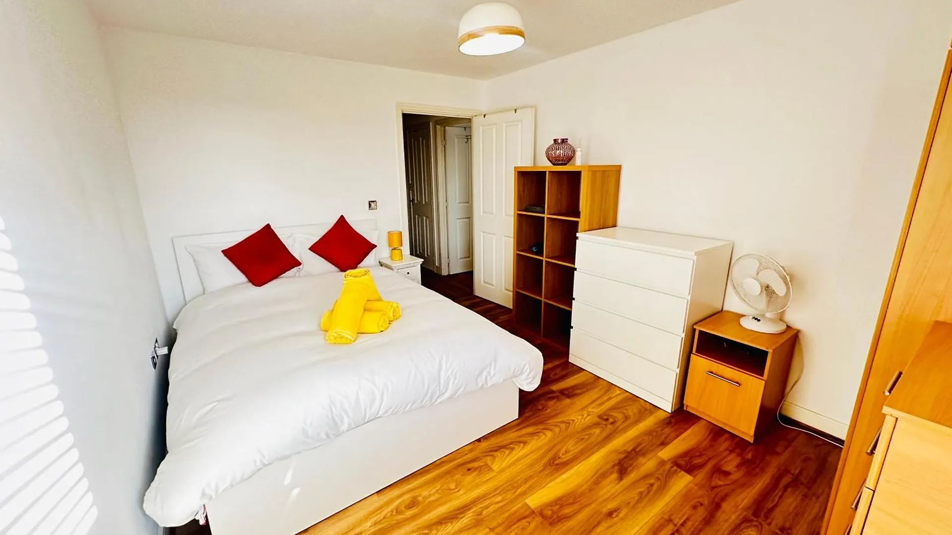 Luxury Appartment Near Central London contacts
